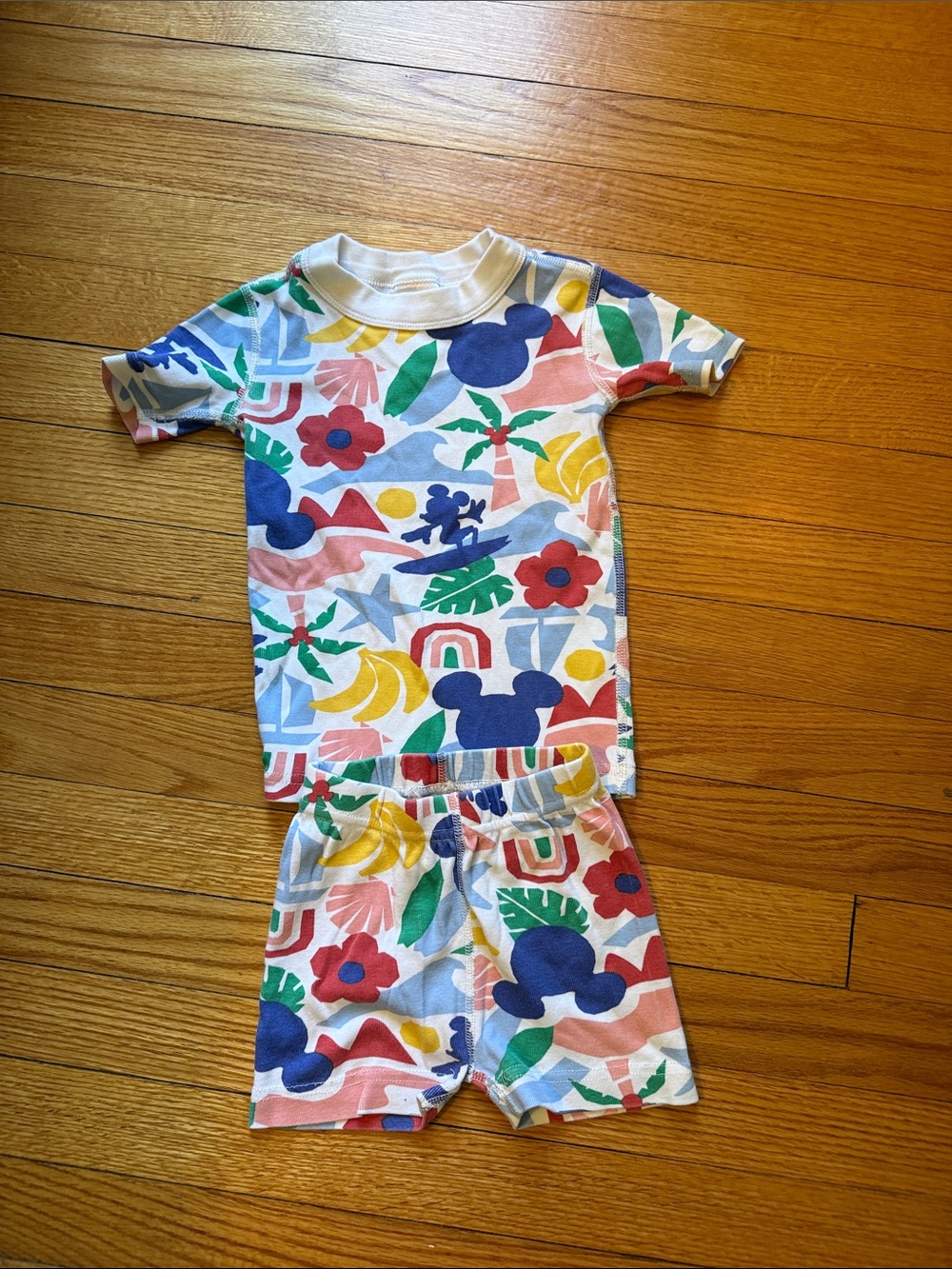 Hanna Andersson Tropical Print Short Pajama Set in White and Multicolor